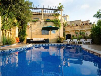 Places to Stay in Malta: Malta or Gozo?